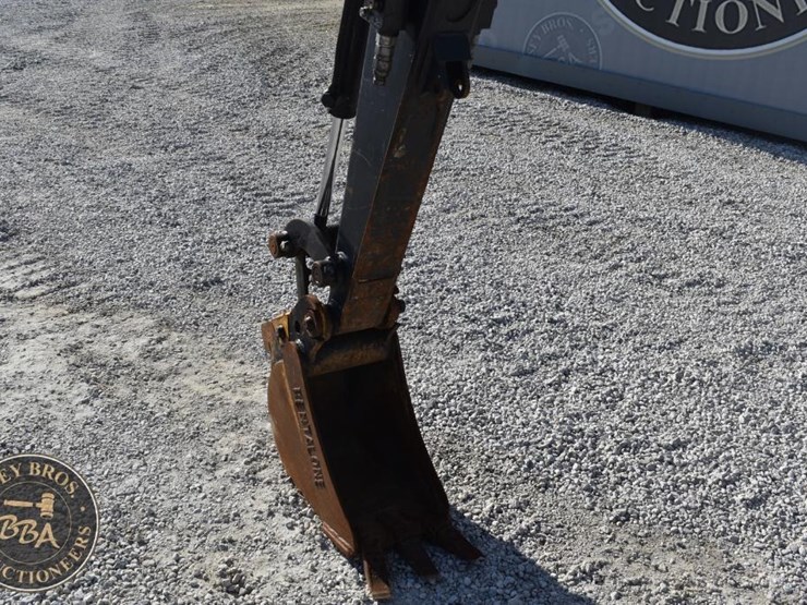 2021-deere-26g-image-22