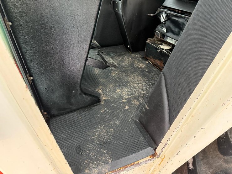 #44-•-lot-44-image-32