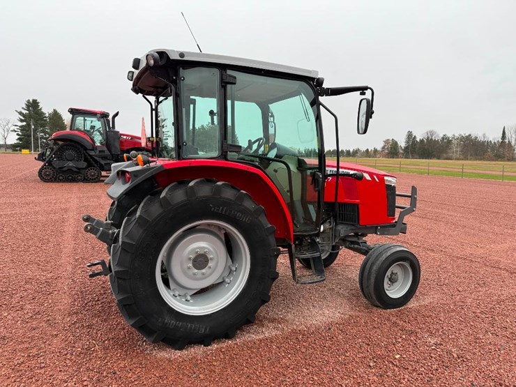 massey-ferguson-4707-image-4