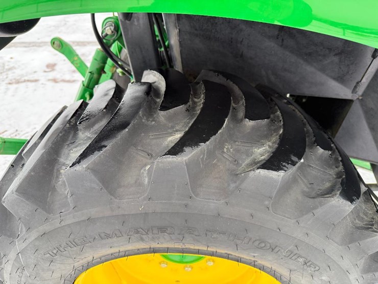 john-deere-3033r-image-10