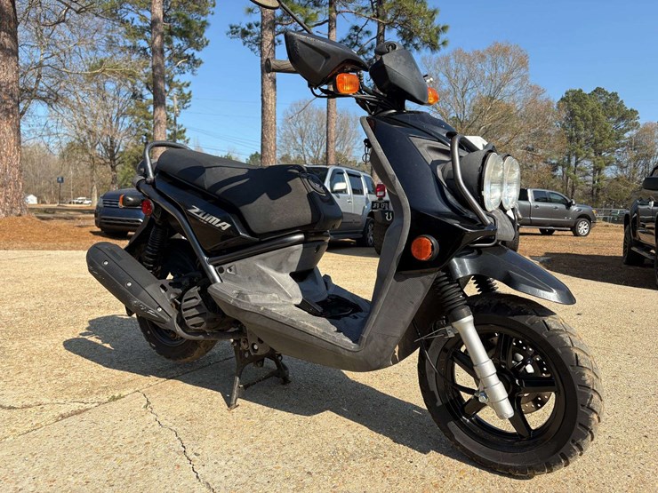 2009-yamaha-zuma-125-gas-moped-(2,532-miles)-image-2