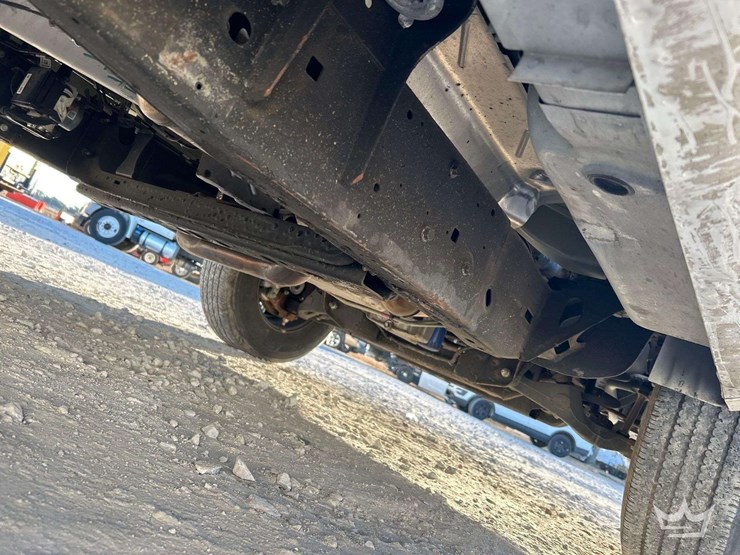 2023-chevrolet-express-2500-image-16