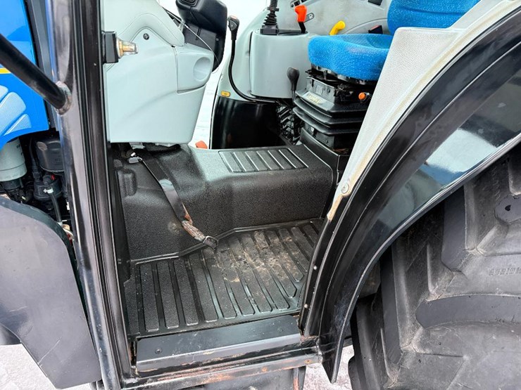 new-holland-t4030-image-45