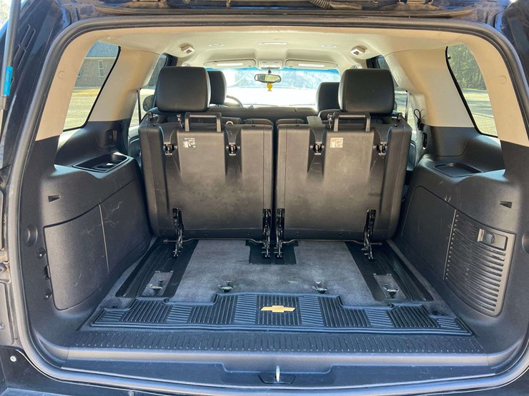 2011-chevrolet-tahoe-image-16