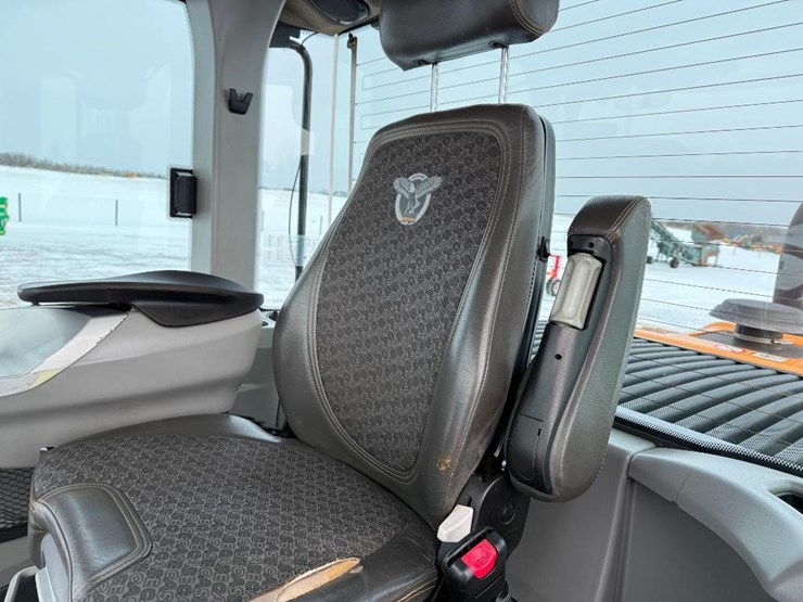 2019-case-621g-xt-image-61