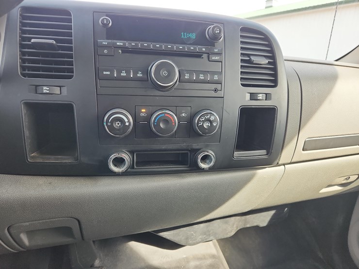 2009-gmc-3500-image-18