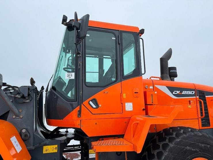 2018-doosan-dl250-5-image-16