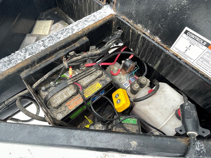 #135-•-2022-rock-line-products-air-tow-ground-loading-enclosed-trailer-(has-wi-title)-image-15