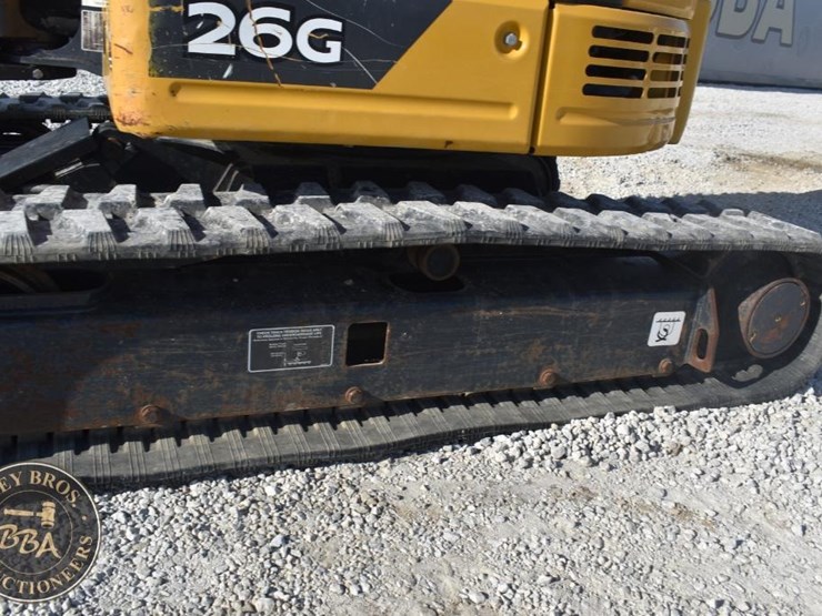 2021-deere-26g-image-25