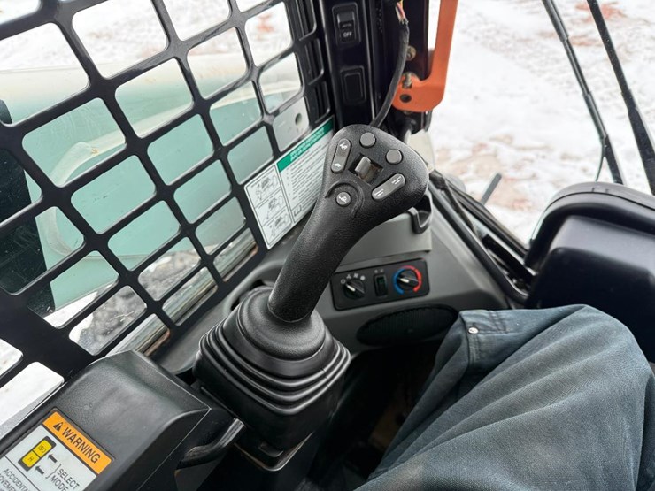 2018-bobcat-s770-image-27