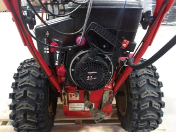 troy-built-31ah5nq5563-11-hp-30-in.-snowblower-image-10
