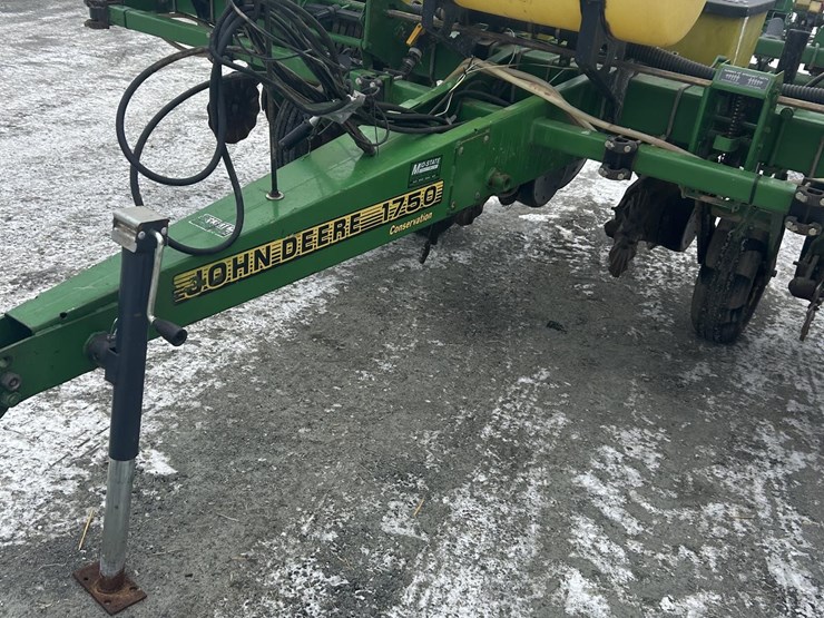 1996-john-deere-1750-image-2