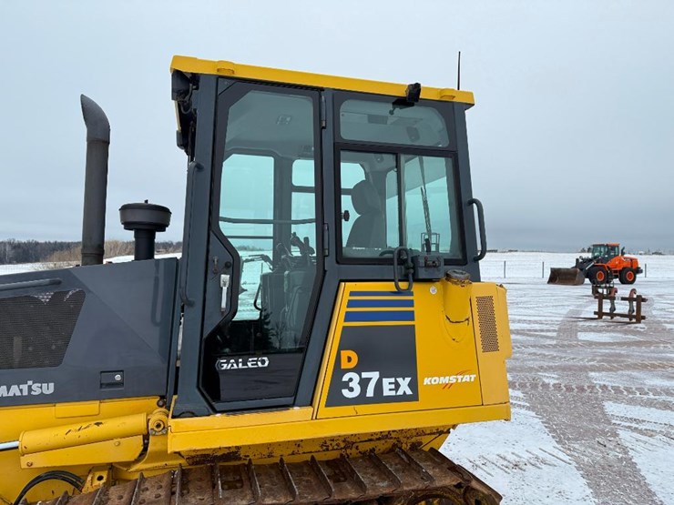 komatsu-d37ex-21-image-24