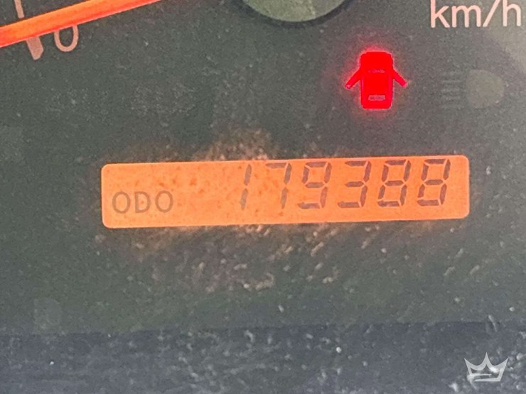 2012-toyota-tundra-sr5-image-12