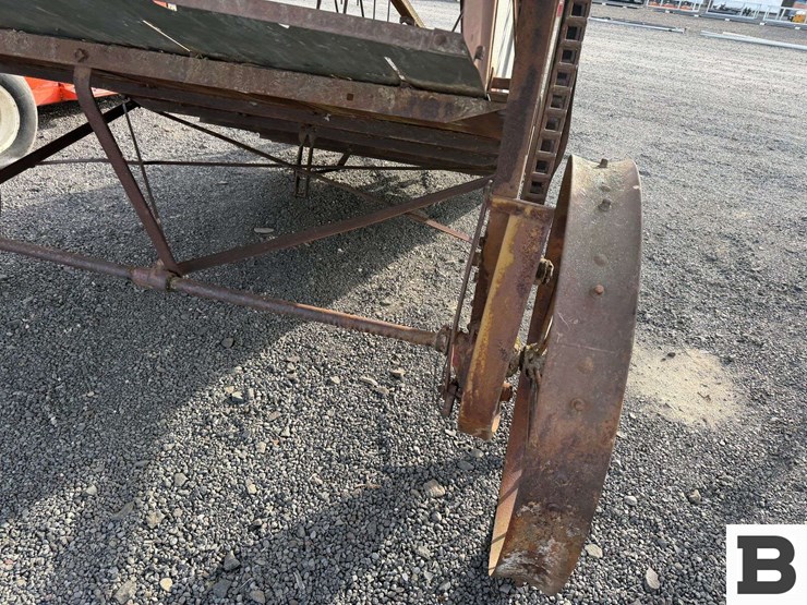 green-crop-model-r-hay-loader-image-12