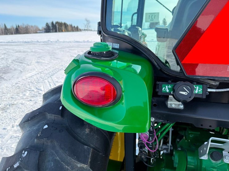 john-deere-4052r-image-27