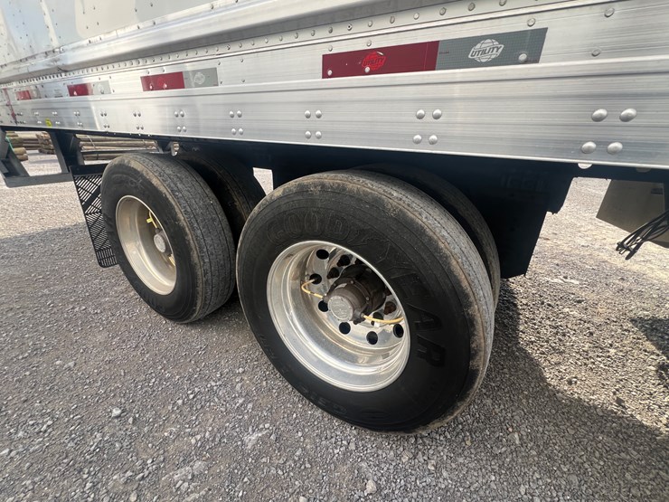 2021-utility-van-image-13