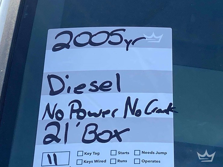 2005-freightliner-m2-106-image-25