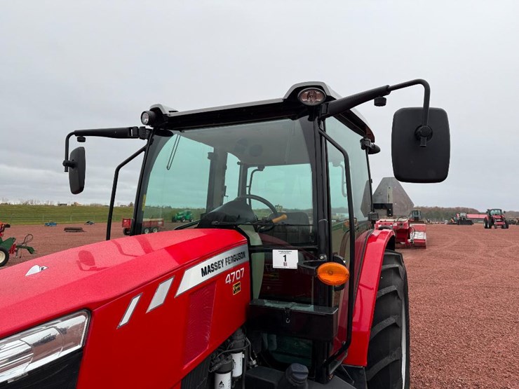 massey-ferguson-4707-image-17