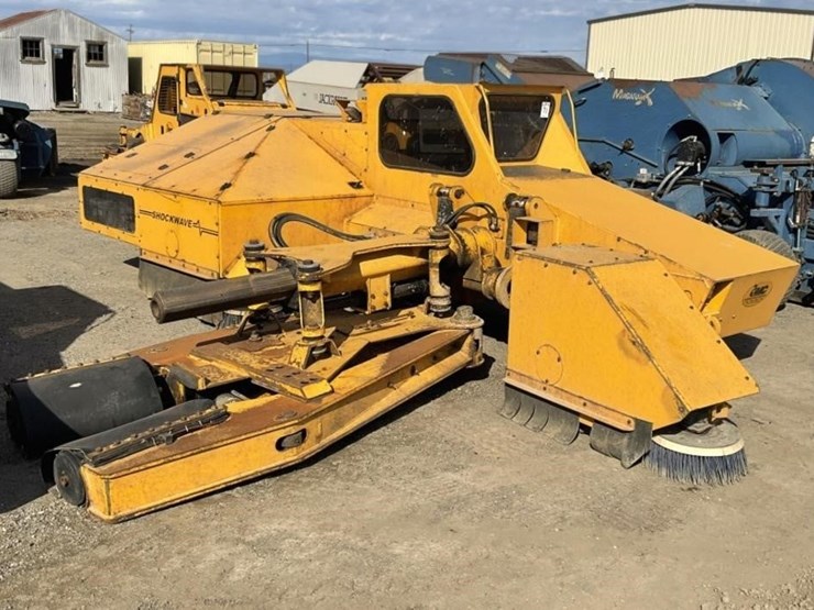 omc-sprint-side-shooter-s.p.-orchard-shaker-image-1