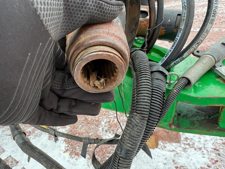 john-deere-566-image-25