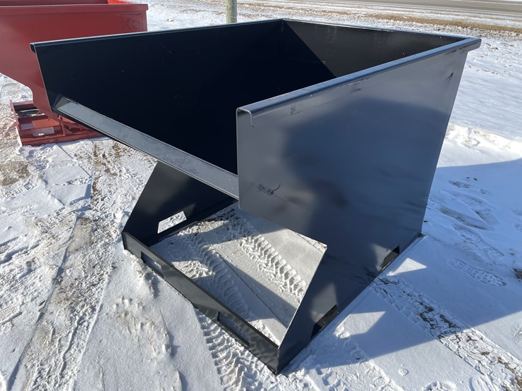 #2487-•-new-kc-trash-hopper-with-fork-pockets-image-1