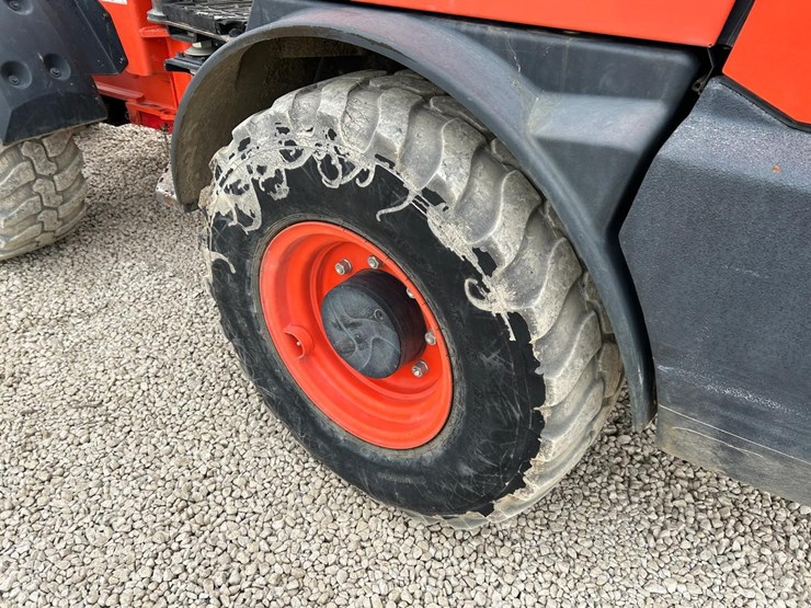 2021-kubota-r540-image-14