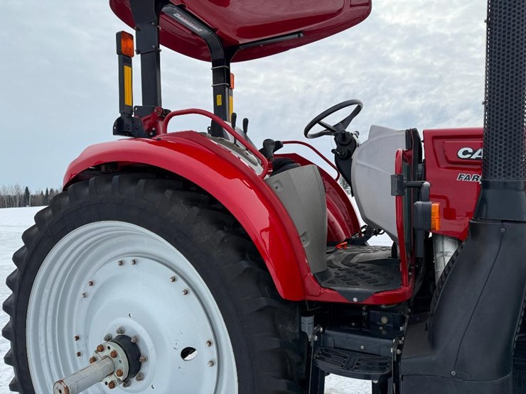 case-ih-farmall-140a-image-17