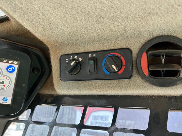 2023-bobcat-t76-image-27