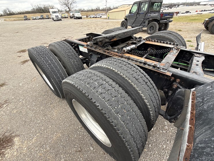 #30930-•-2012-freightliner-coronado-tandem-axle-truck-tract-image-18