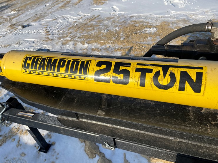 #220-•-champion-25-ton-wood-splitter-image-9