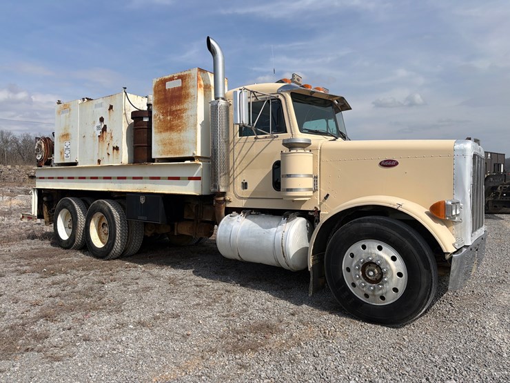 1987-peterbilt-379-image-3