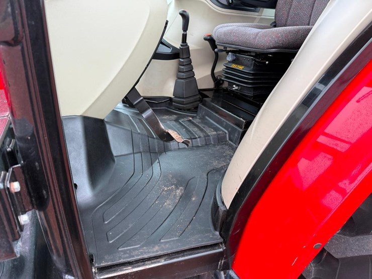 massey-ferguson-4707-image-45