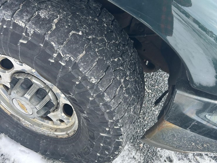 2003-chevrolet-suburban-2500-image-6