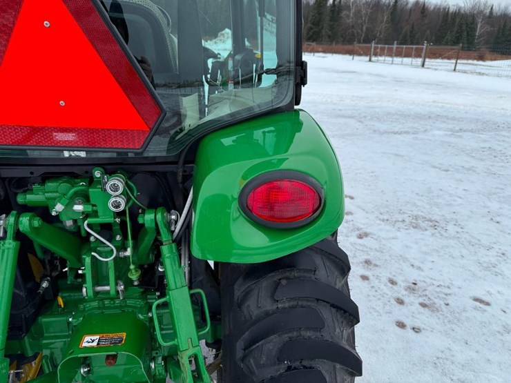 john-deere-3033r-image-22