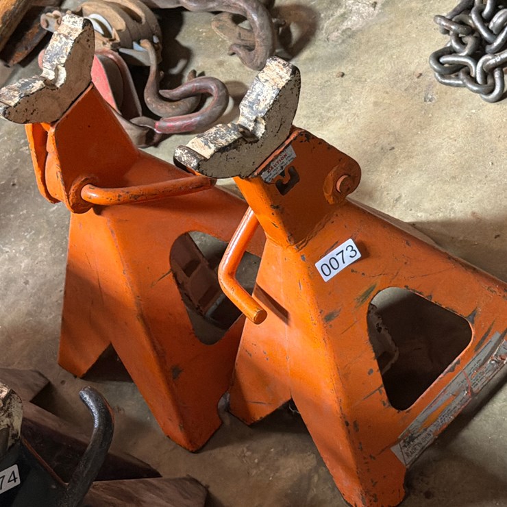 #73 • TWO JACK STANDS