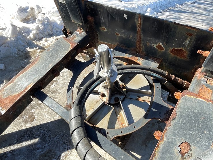 #170-•-boss-quick-cube-skid-steer-mount-salt-spreader-(1)-attachment-&-(2)-cubes-image-7