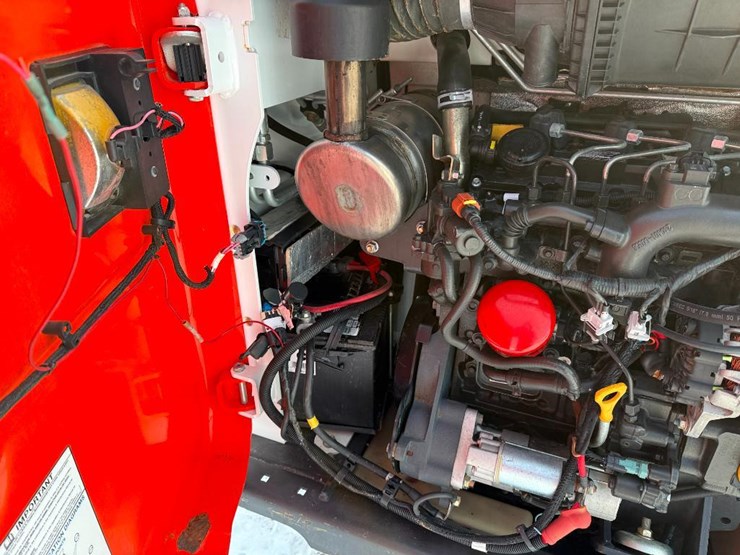 2020-bobcat-s450-image-30