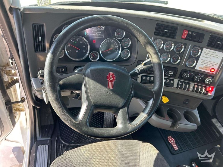 2019-kenworth-t880-image-10
