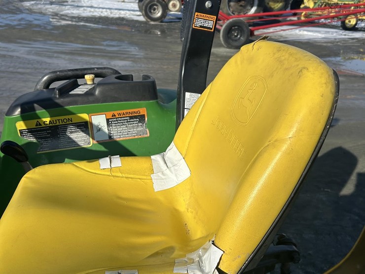 2015-john-deere-3032e-image-4