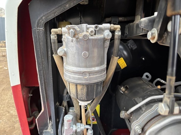 2021-takeuchi-tb240-image-46