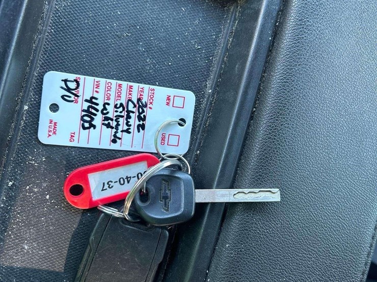 2022-chevrolet-silverado-2500-image-23