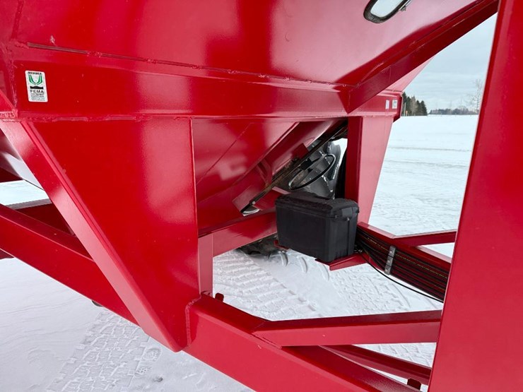 2021-unverferth-1060-image-24