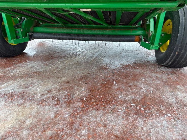 john-deere-566-image-13