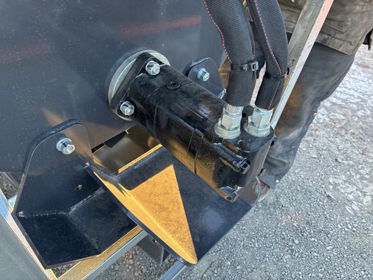 #115389-•-wolvorine-86"-tiller-image-5