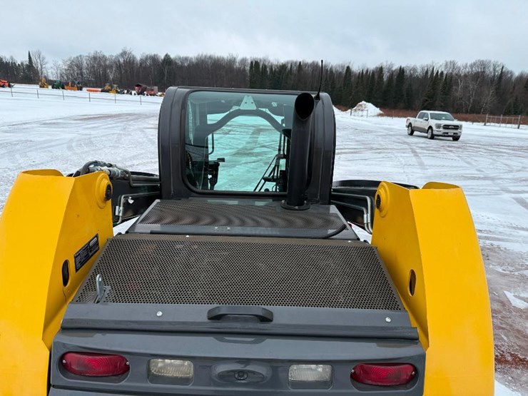 2023-new-holland-c334-image-25