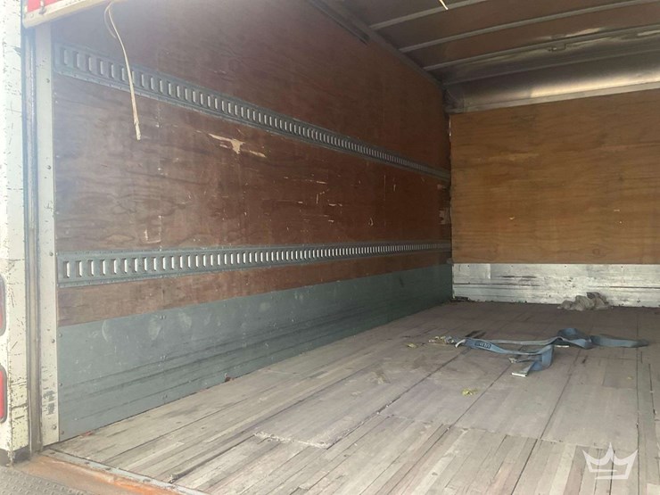 2010-gmc-w5500-image-24