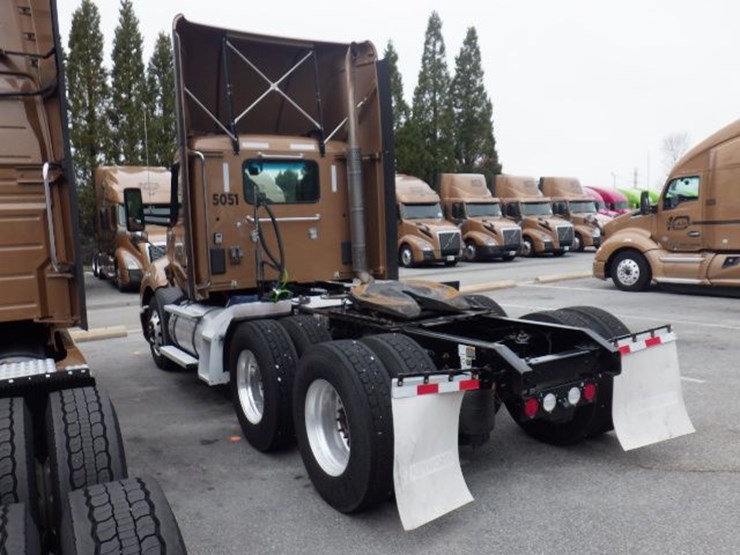 2022-kenworth-t680-image-11