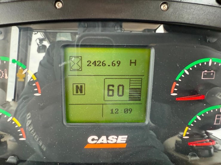 2011-case-1650l-xlt-image-65