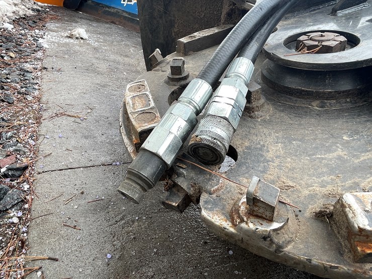 #4902-•-stumper-240-mini-skid-steer-mount-stump-grinder-image-9